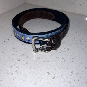 Vineyard Vines Pineapples & Coconuts Embroidered Canvas Club Belt - 32